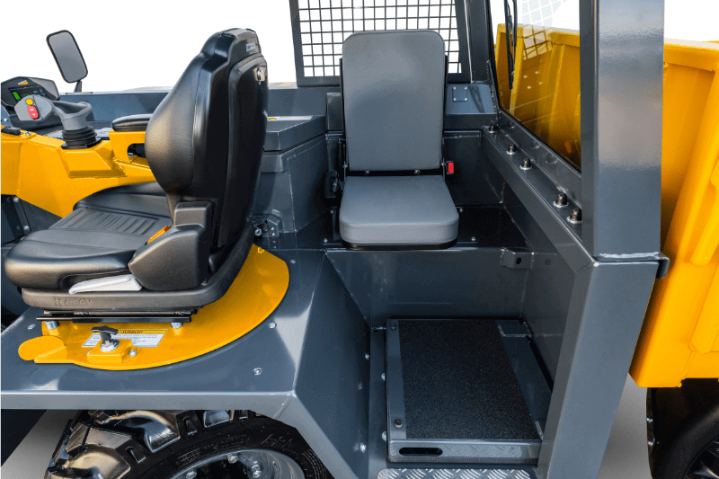 Der drehbare Fahrersand des Bergmann M804 Dumper