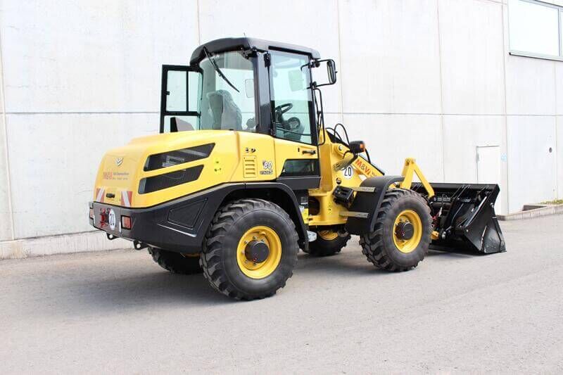 Heckansicht des Radladers Yanmar V80