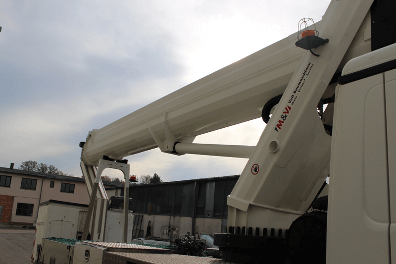 Seitenansicht der LKW-Arbeitsbühne Ruthmann Steiger T 285