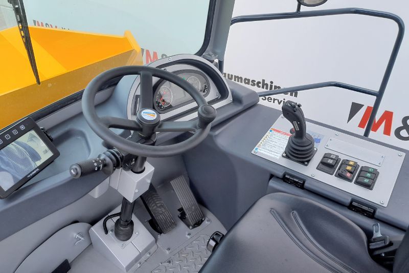 Kabine des Raddumpers Bergmann C810s