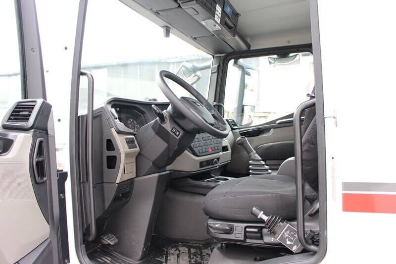 Fahrertür des MAN TGL 8.160