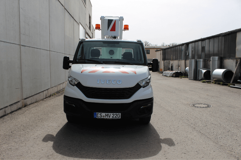 P 220 BK Hubarbeitsbühne Palfinger von vorne