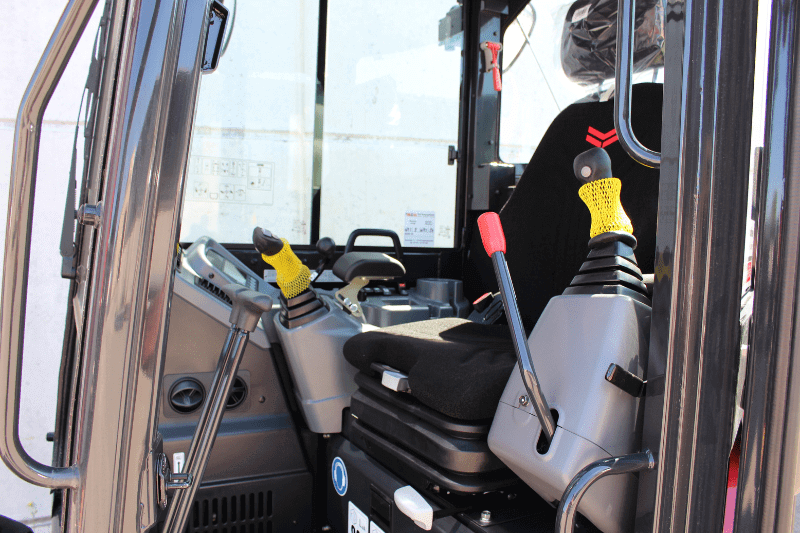 Kabine des Yanmar ViO33-6 mit Powertilt