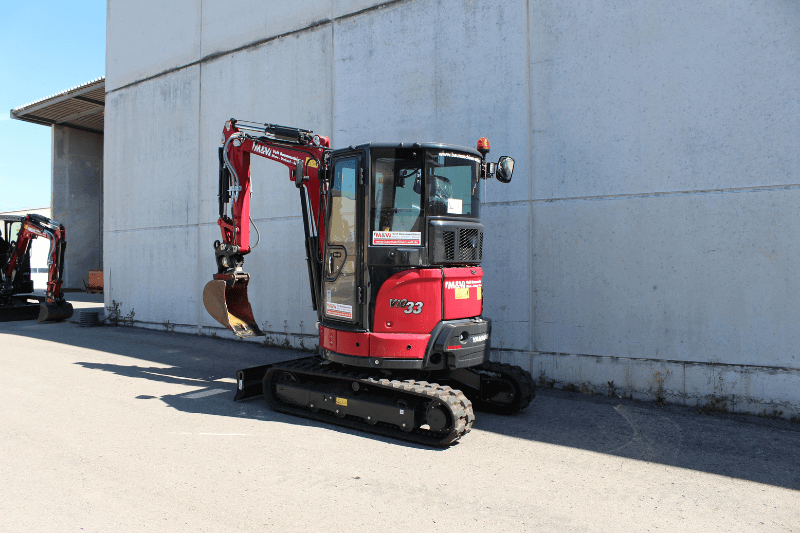 Ansicht von links auf den Yanmar ViO33-6 Powertilt