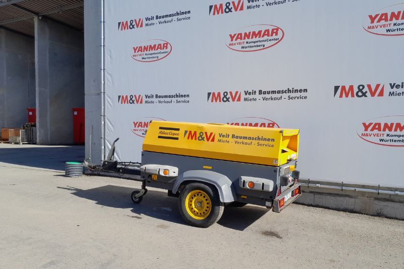 Ansicht von der Seite auf den Atlas Copco QAX 20