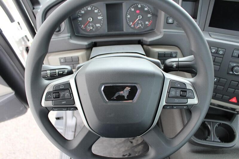 Lenkrad des MAN TGL 12.220 Kipper