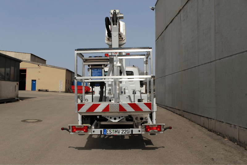 P 220 BK Hubarbeitsbühne Palfinger von hinten