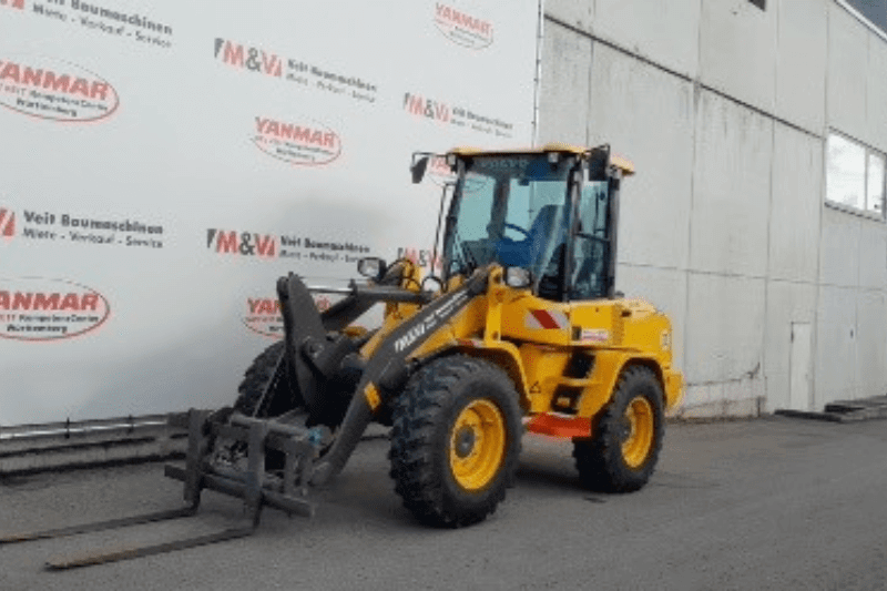 Maschinenbild des Radladers Volvo L30G