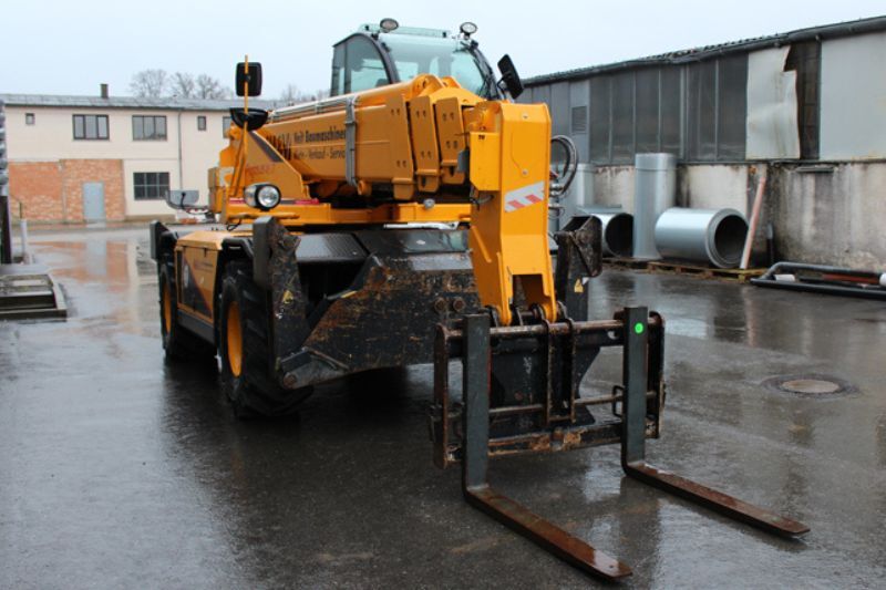 Der Dieci Pegasus 40.17 Teleskoplader von vorne gesehen