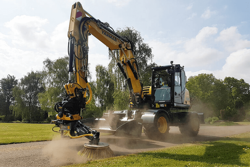 Straßenarbeiten mit dem B110W Mobilbagger