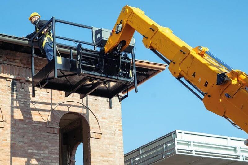 Kran mit Hubhöhe des ICARUS 50.18 GD