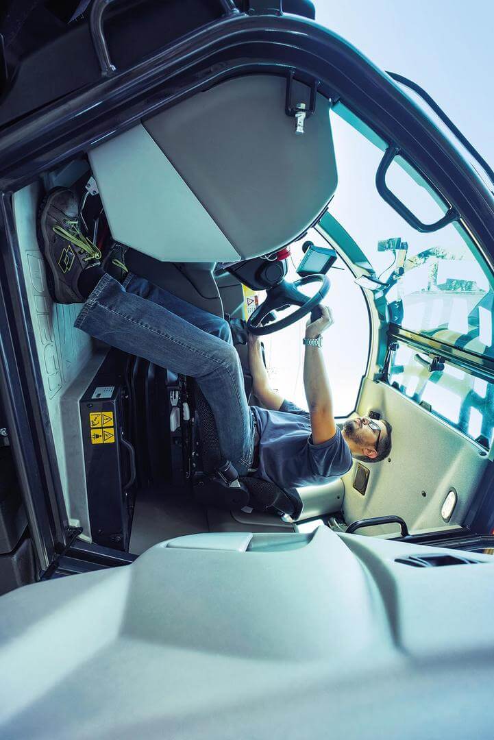 Fahrer am Steuer beim ICARUS 50.18 GD