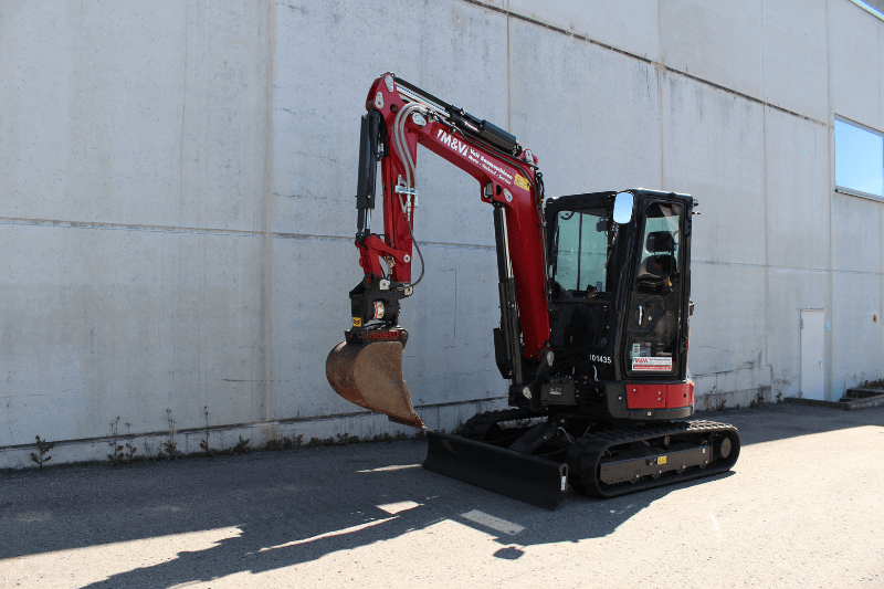 Linke Seite des Yanmar ViO33-6 mit Powertilt