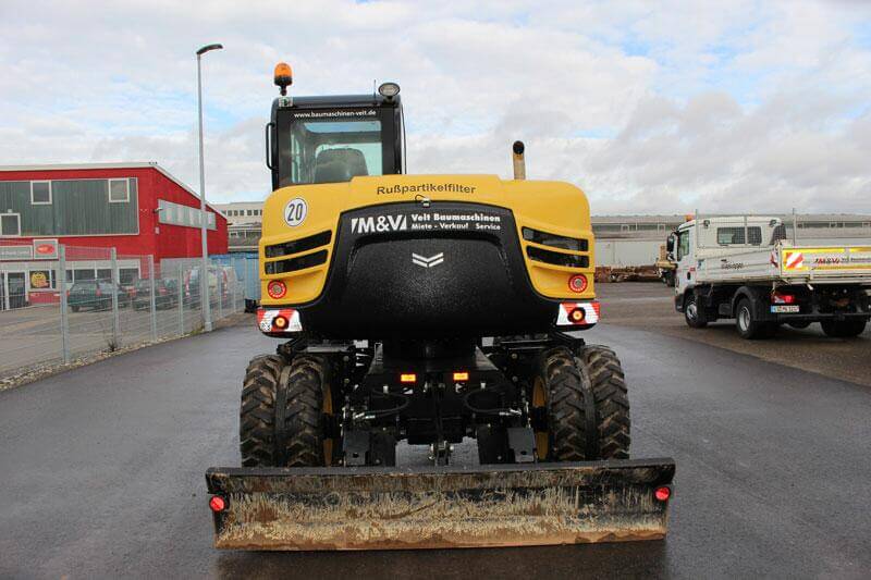 Mieten unseres B95W Mobilbaggers