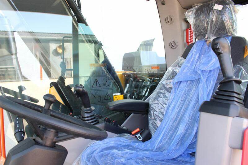 Kabine des EWR170E Mobilbaggers von Volvo