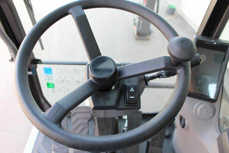 Lenkrad des Mobilbaggers EWR170E von Volvo