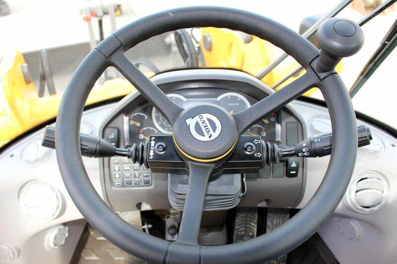 Lenkrad des Radladers L45H