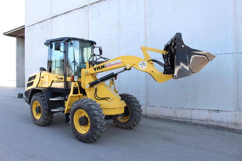 Radlader Yanmar V70 Stage 5 von der Seite gesehen