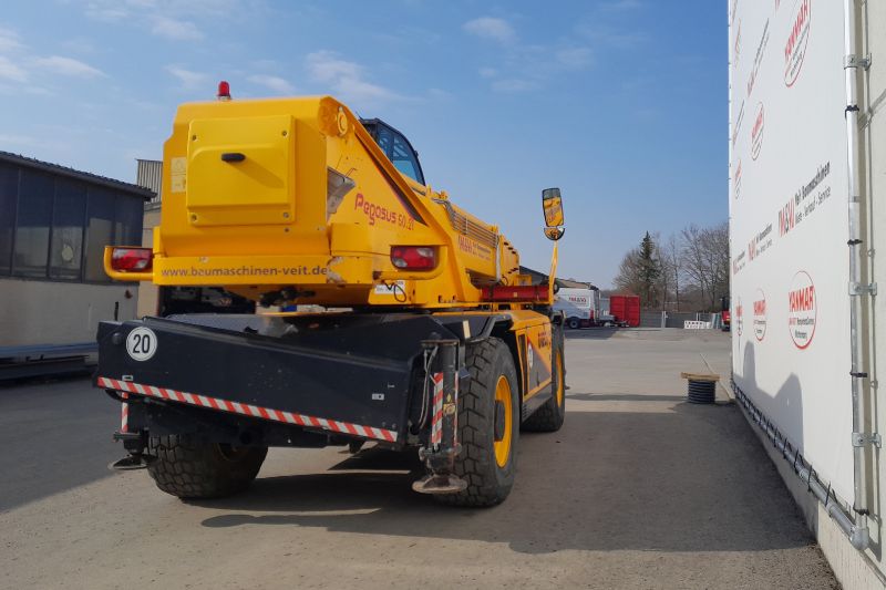 Leistungsstarker Teleskopstapler Pegaus 50.21 von Dieci