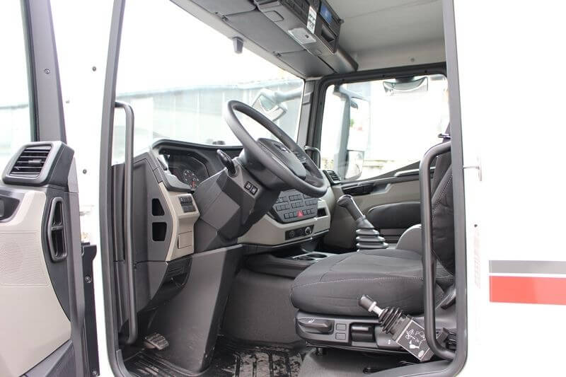 Fahrertür des MAN TGL 8.160